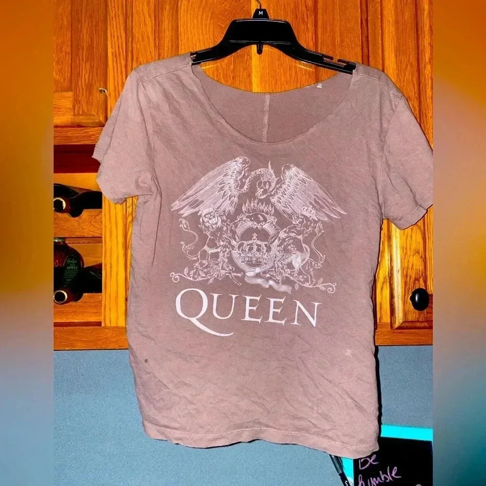 Queen scoop neck tee - medium​​